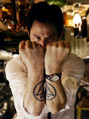 Bem, lembrando de Constantine, talvez seja melhor deixar o Keanu longe das adaptações por um tempinho...