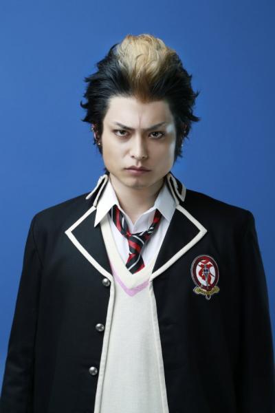 Tatsuya Isaka como Ryuji Suguro