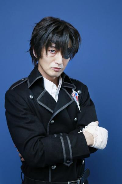 Takashi Hagino como Igor Noihaus