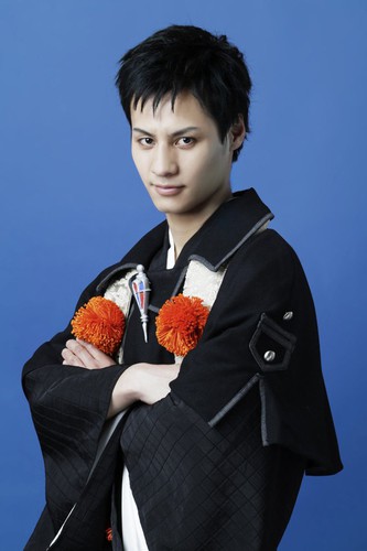 Taijiro Arakawa como Juzou Shima