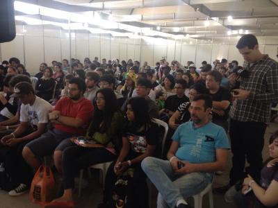 Plateia lotada para a palestra da JBC.