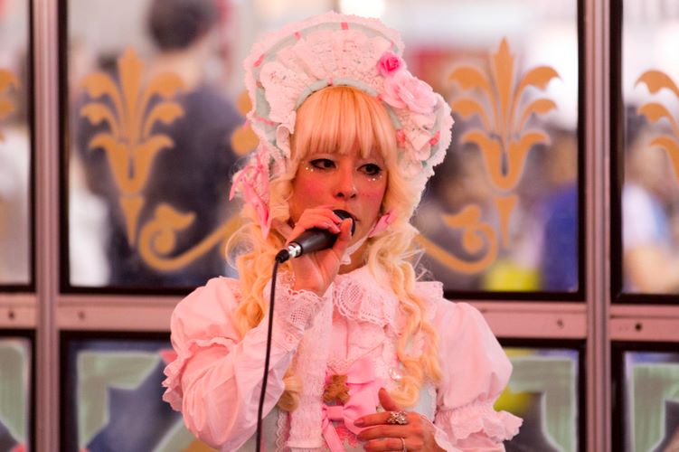 As palestras buscaram explicar o que é a moda lolita e seus estilos