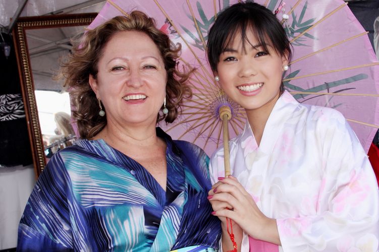Estilista Márcia Vaz e a modelo Larissa Matsumoto
