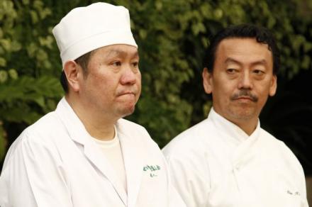 Chefs Koichi Mori (esq.) e Shin Koike (dir.)