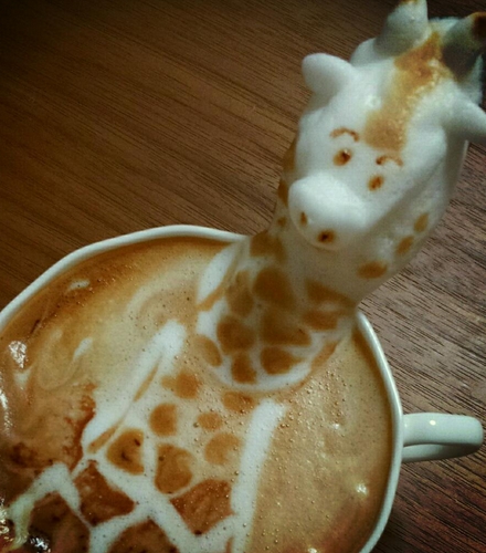 Girafa de espuma de leite