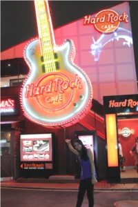 Jantar no Hard Rock Cafe de Roppongi