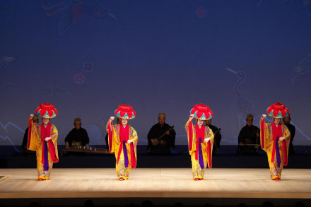 Apresentação do Teatro Nacional de Okinawa