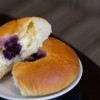 Pão recheado com blueberry e cream cheese, da Fresh Cake Factory