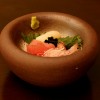 Sashimi servido com wasabi verdadeiro