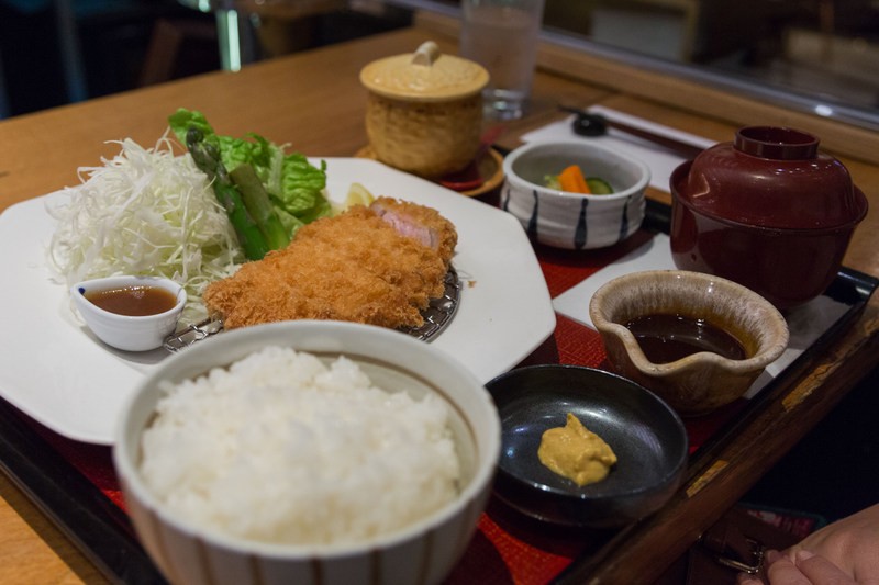 Tonkatsu Teishoku do restaurante OOTOYA Tonkatsu Teishoku do restaurante OOTOYA