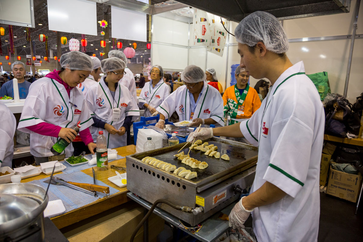 Voluntários da Associação de Ehime - Festival do Japão - Ehime