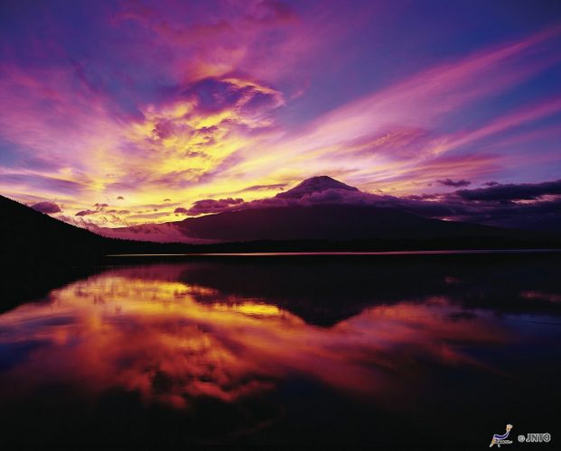 Crepúsculo no lago Tanuki/ Foto: JNTO