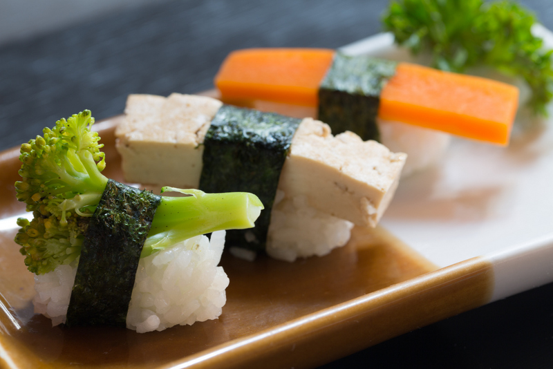 sushi brocolis