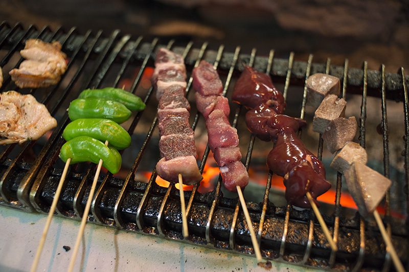 Yakitori (espetinhos de frango ao estilo japonês)